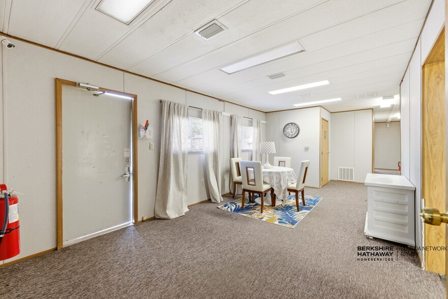 More Photos Of 5876 Old Timuquana Rd, Jacksonville Office For Lease