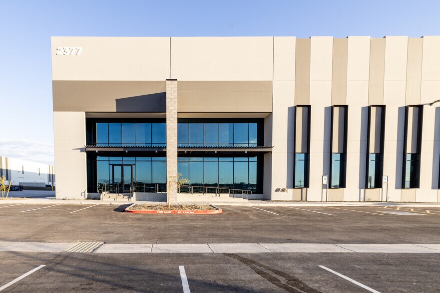 More Photos Of 2377 S Arizona Ave, Chandler Warehouse For Lease