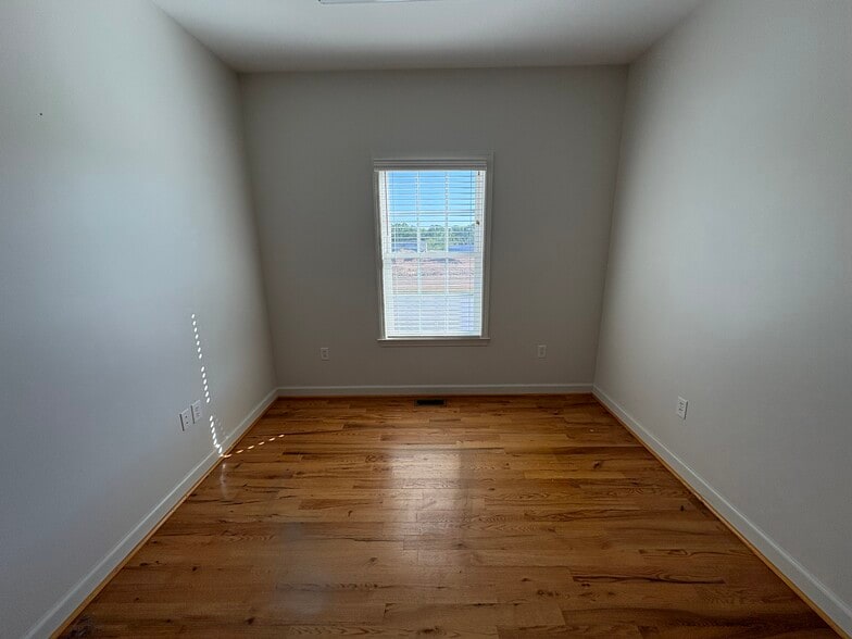 More Photos Of 3570 Abbeville Hwy, Anderson Office For Lease