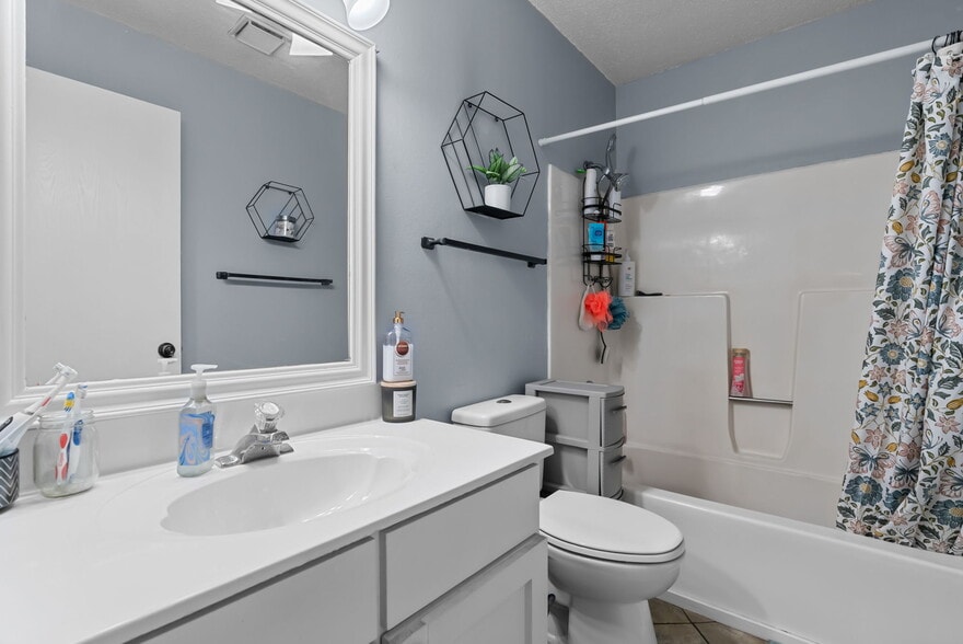 More Photos Of 8942 Eden Ave, Affton Apartments For Sale