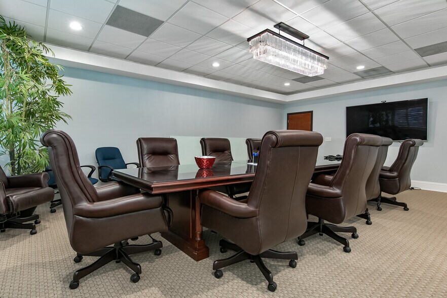 More Photos Of 2725 Center Pl, Melbourne Research And Development For Sale