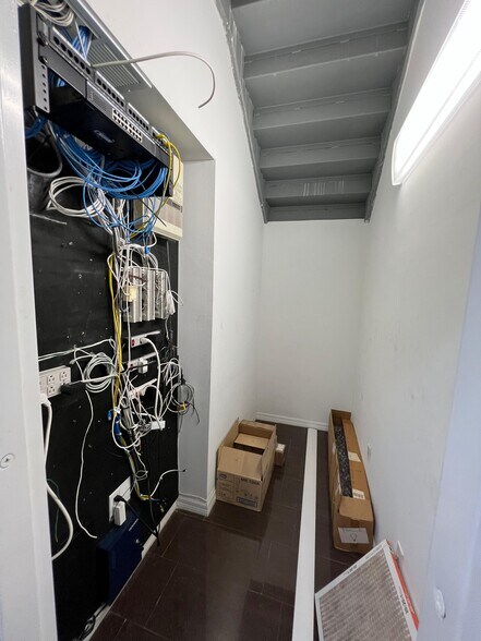 More Photos Of 8228 NW 30th Terrace, Doral Industrial For Lease