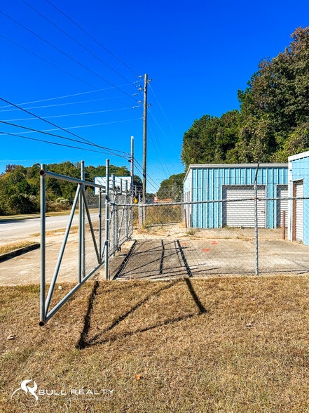 More Photos Of 2570 Flat Shoals Rd SE, Conyers Self Storage For Sale