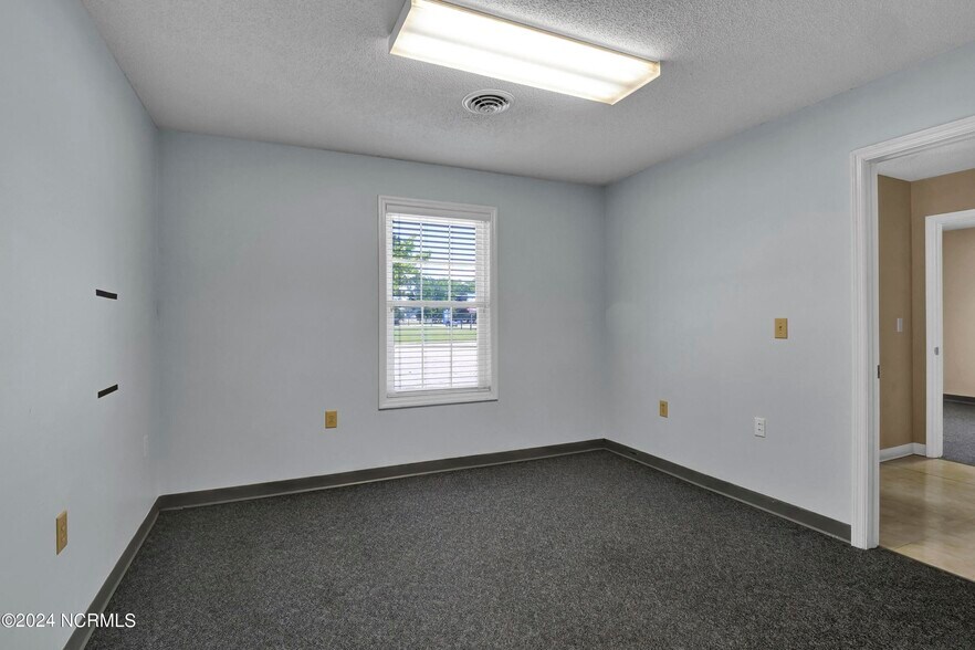 More Photos Of 333 Jefferson St, Whiteville Office For Sale