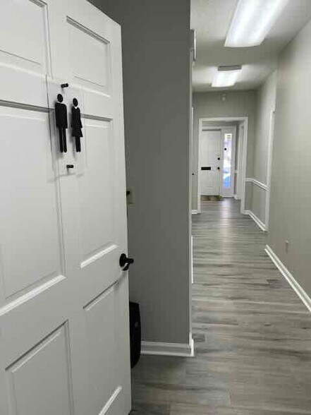 More Photos Of 2507 Mineral Springs Ave, Knoxville Office For Sale