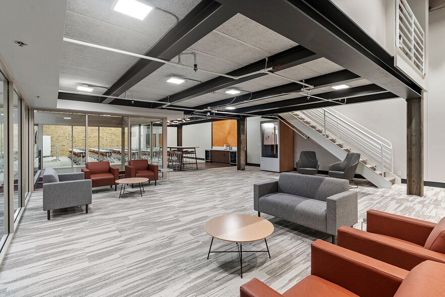 More Photos Of 2550 University Ave W, Saint Paul Unknown For Lease