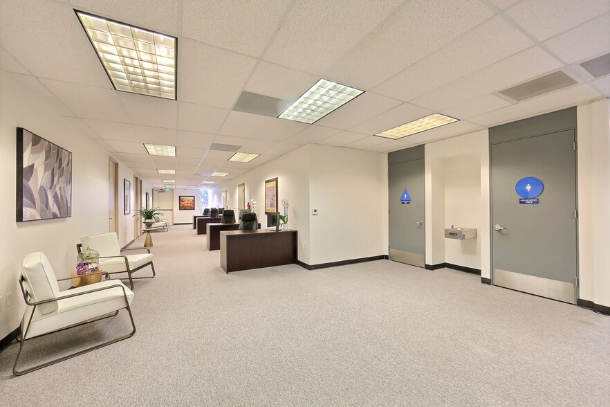 More Photos Of 415 Huntington Dr, San Marino Loft Creative Space For Lease