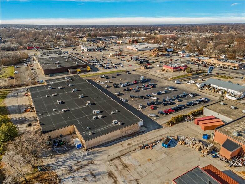 More Photos Of 1650 Wabash Ave, Springfield Unknown For Lease