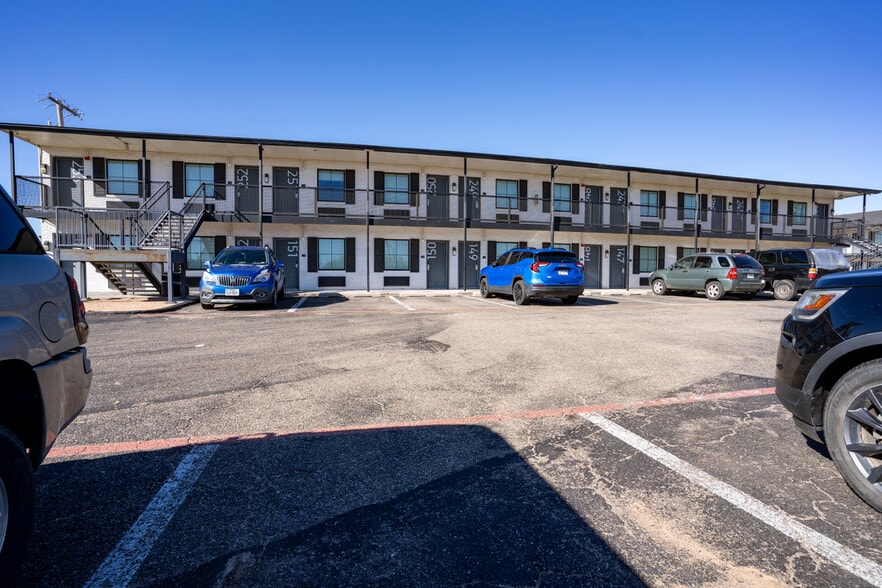 More Photos Of 2035 Paramount Blvd, Amarillo Apartments For Sale