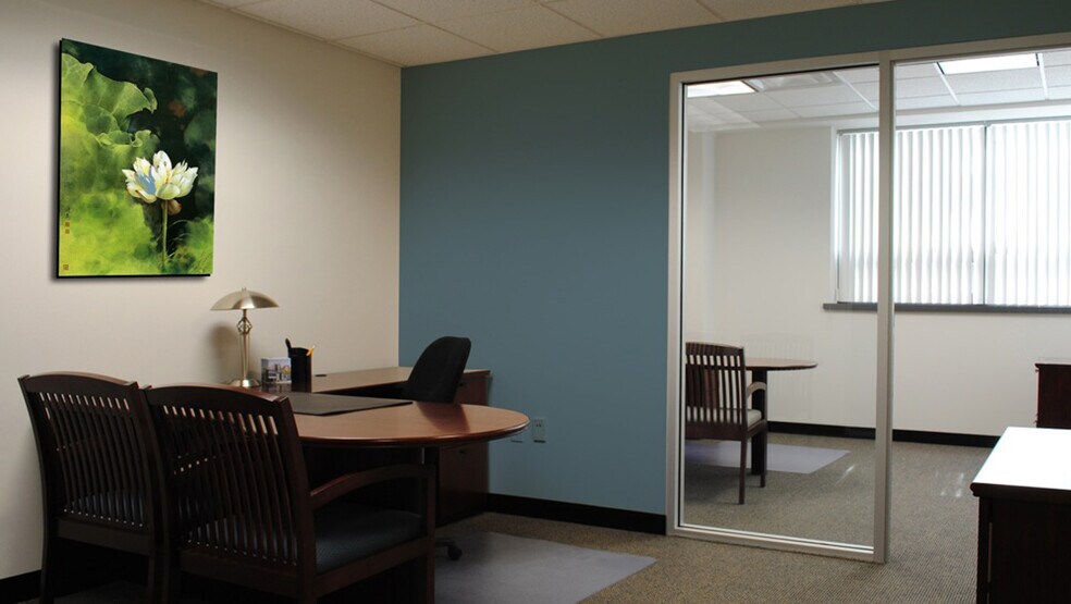 More Photos Of 400 W Cummings Park, Woburn Office For Lease