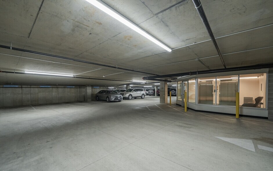 More Photos Of 1101 2nd St SW, Rochester Hotel For Lease