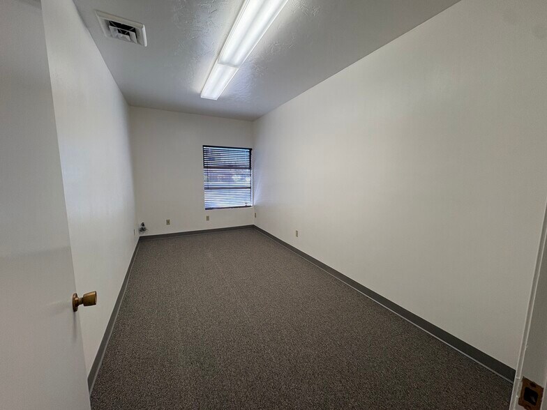 More Photos Of 470 Camino El Estero, Monterey Office For Lease