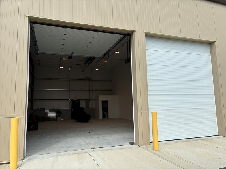 More Photos Of 579 Weeden St, Pawtucket Light Manufacturing For Sale