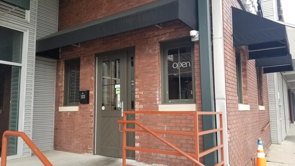 More Photos Of 8300 Earhart Blvd, New Orleans Loft Creative Space For Lease