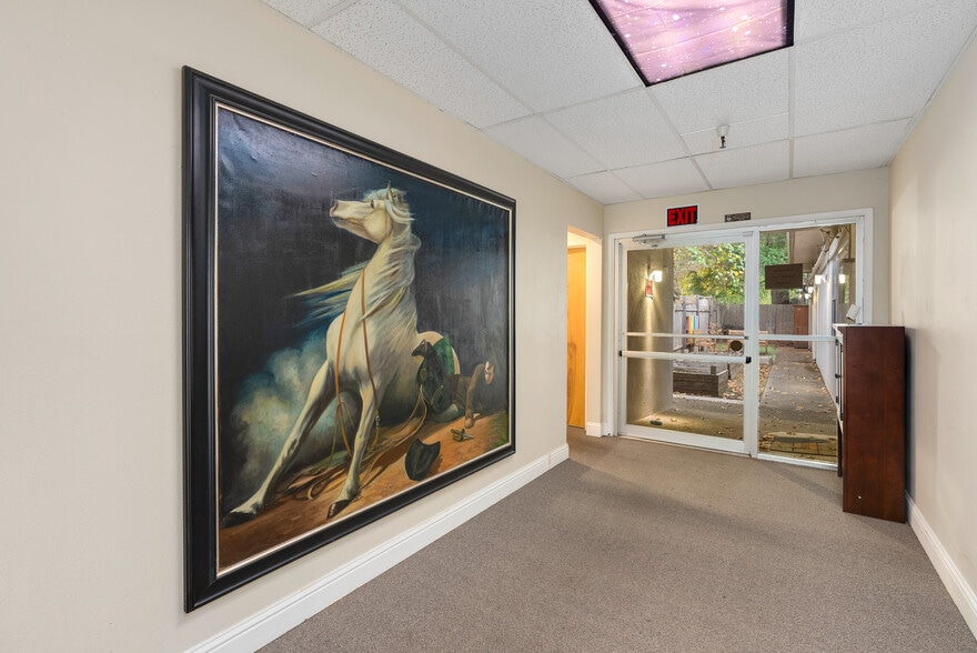 More Photos Of 564 S Dora St, Ukiah Medical For Sale