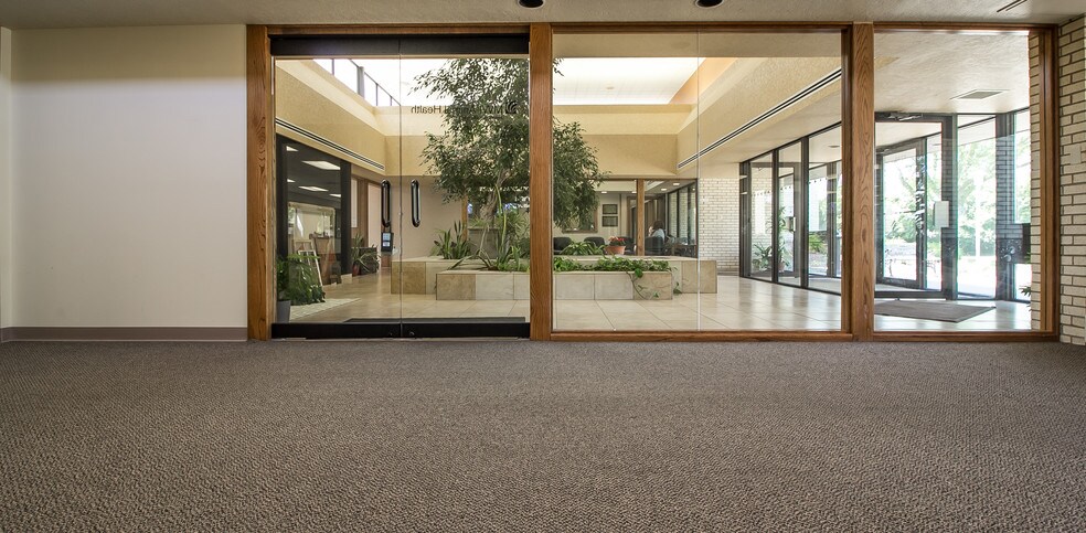 More Photos Of 4240 Hickory Ln, Sioux City Office For Lease