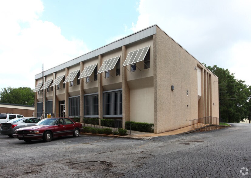 More Photos Of 3688 Clearview Ave, Doraville Unknown For Lease