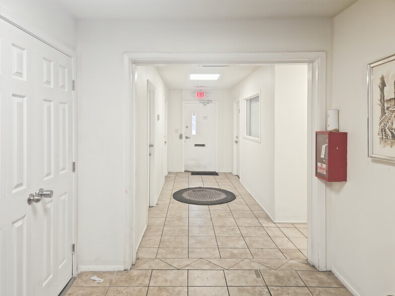 More Photos Of 3838-3856 Raymert Dr, Las Vegas Coworking Space