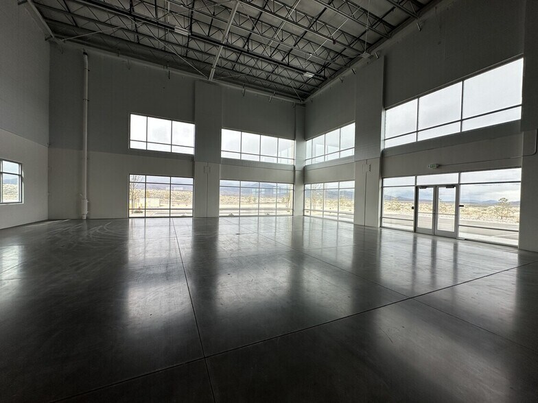 More Photos Of 850 Commerce Center Dr, Fernley Distribution For Lease