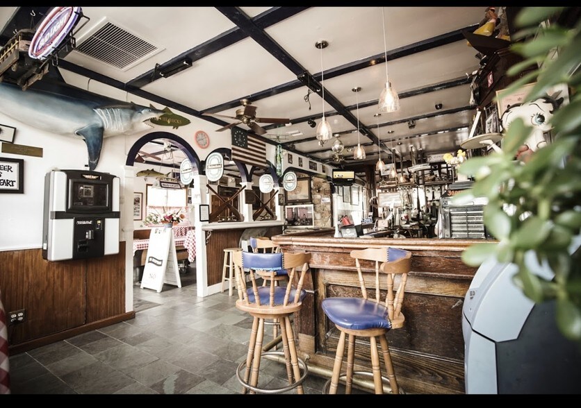 More Photos Of 185 N Ferry Rd, Shelter Island Heights Restaurant For Sale