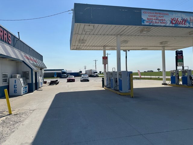 Primary Photo Of 10074 IL-111, Medora Truck Stop For Sale