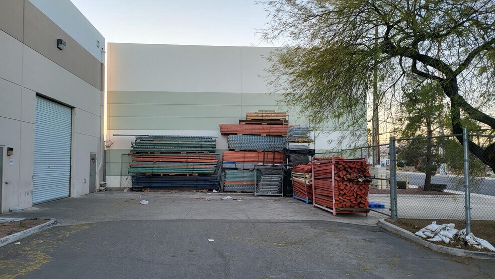 More Photos Of 3325-3326 W Oquendo Rd, Las Vegas Warehouse For Lease