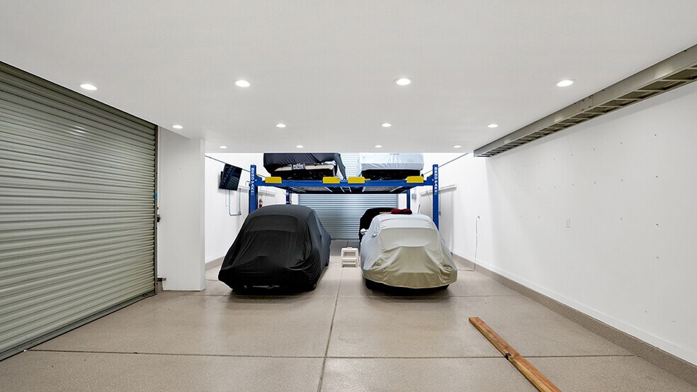 More Photos Of 611 E Adele St, Anaheim Flex For Sale