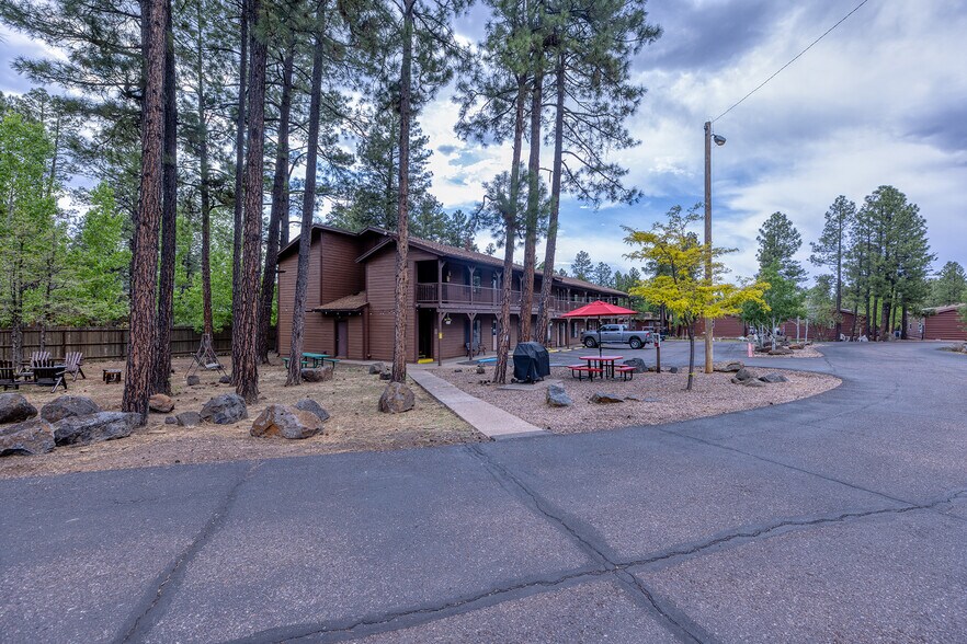 More Photos Of 5829 Buck Springs Rd, Pinetop Hotel For Sale