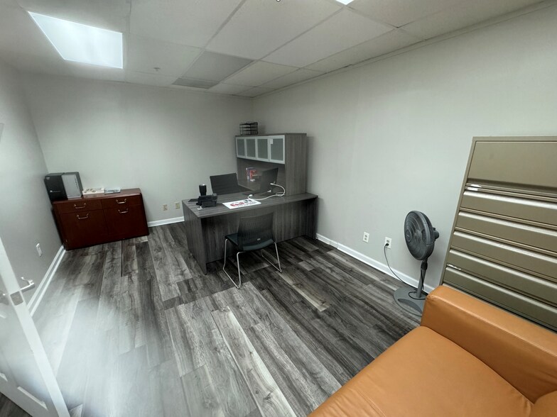 More Photos Of 3655 Cherokee St, Kennesaw Unknown For Lease