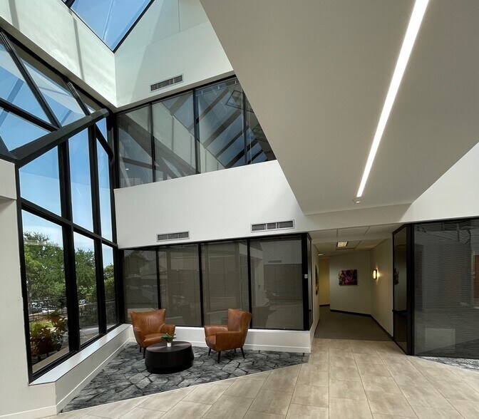 More Photos Of 6606 Lyndon B Johnson Fwy, Dallas Office For Lease