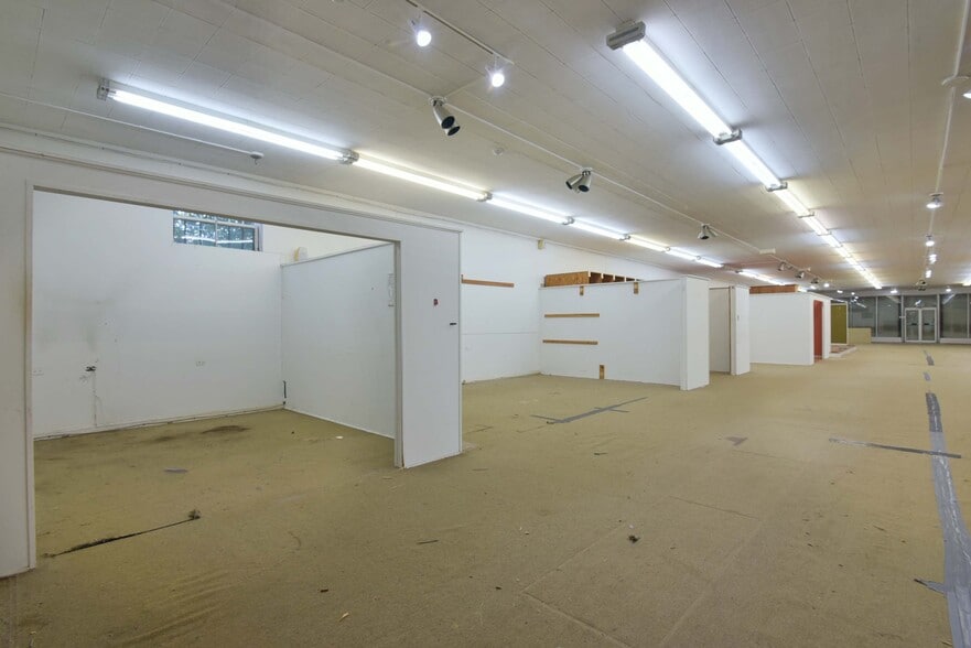 More Photos Of 511 W Broad Ave, Albany General Retail For Sale
