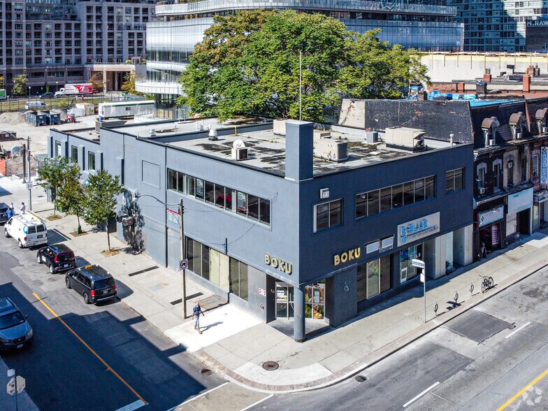Primary Photo Of 530 Yonge St, Toronto Storefront Retail Office For Lease