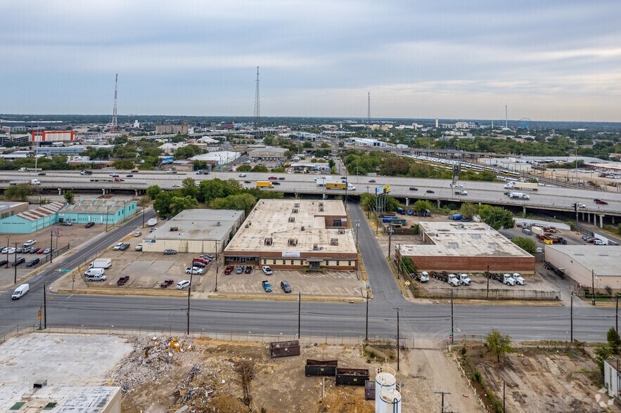 More Photos Of 1912 S Good Latimer Expy, Dallas Warehouse For Sale