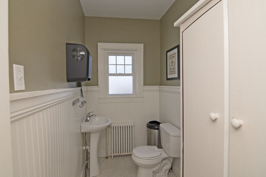 More Photos Of 158 Academy Lane Dr, Pence Springs Hotel For Sale