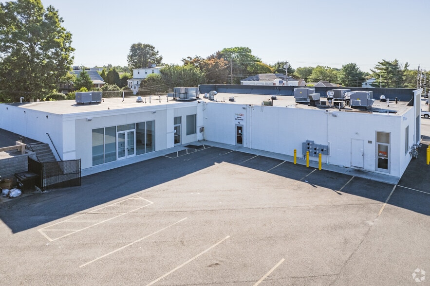 More Photos Of 1565 Mineral Spring Ave, North Providence Storefront Retail Office For Lease