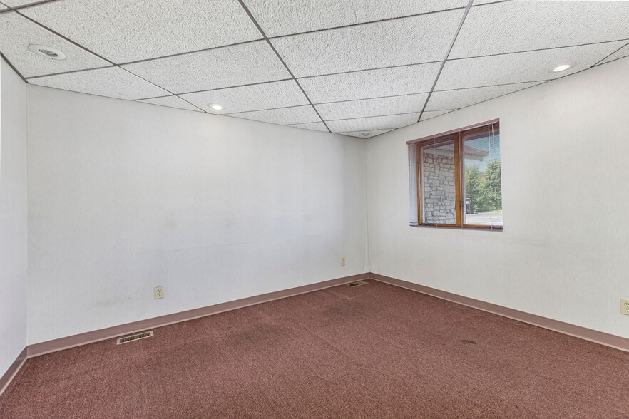More Photos Of 5850 Boymel Dr, Fairfield Medical For Sale