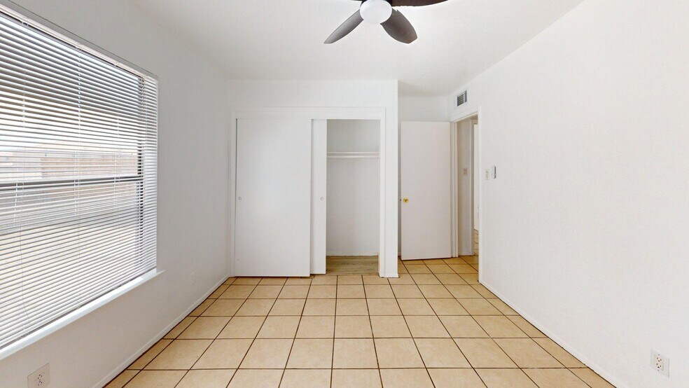 More Photos Of 1000 Meadowlark Ct SE, Rio Rancho Apartments For Sale