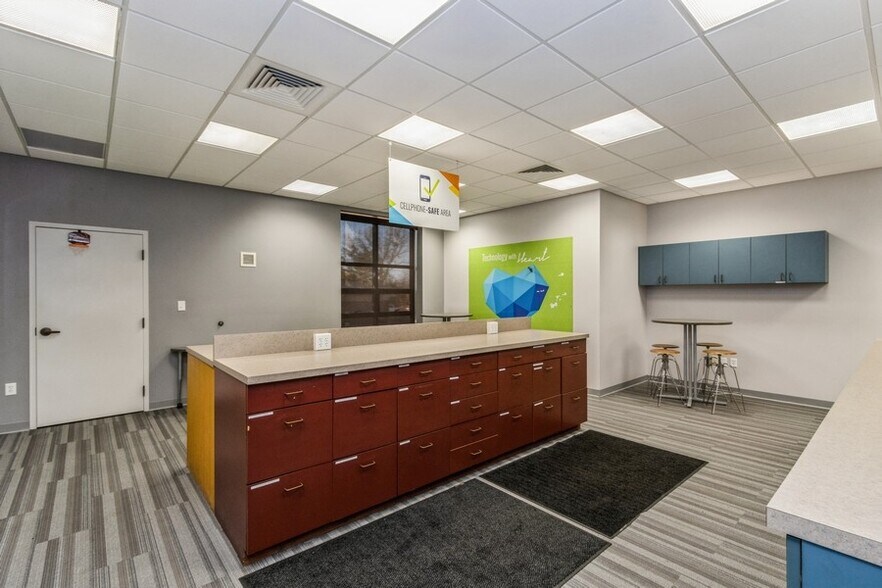 More Photos Of 2834 Northgate Dr, Iowa City Office For Lease