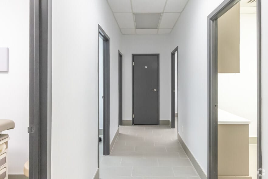 More Photos Of 8333 Weston Rd, Vaughan Medical For Lease