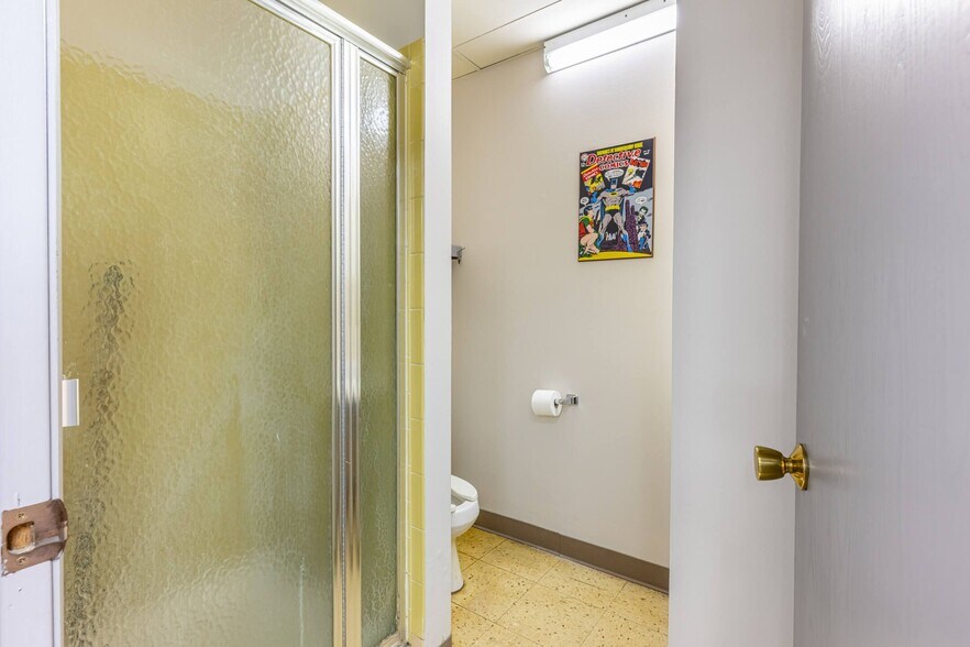 More Photos Of 5020 Frederick Pike, Dayton Warehouse For Sale