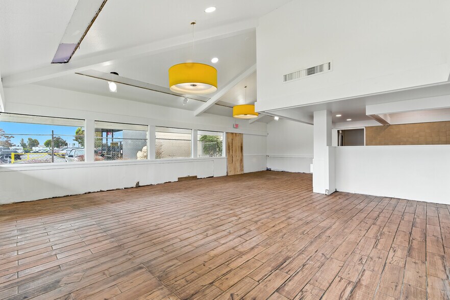 More Photos Of 4355 Sonoma Blvd, Vallejo Restaurant For Sale