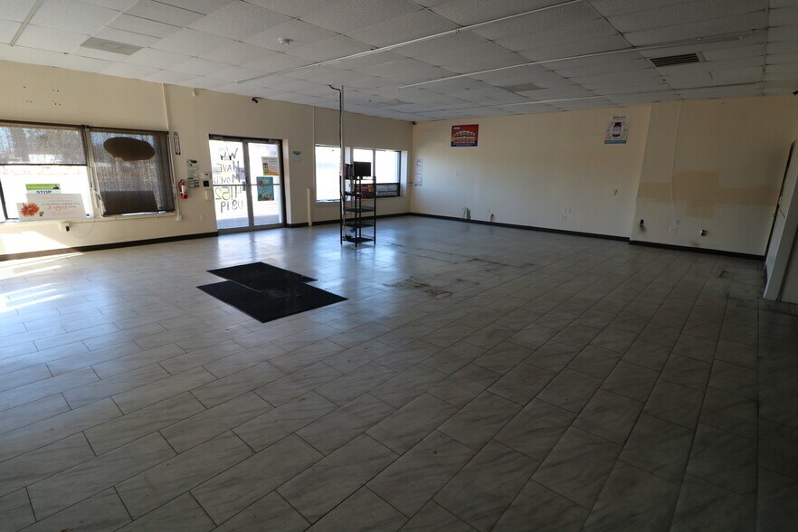 More Photos Of 2418 US Highway 19, Holiday General Retail For Lease