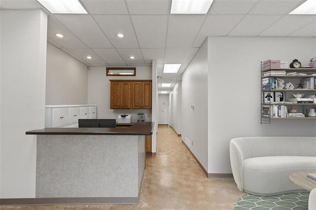 More Photos Of 217 8th Ave, Wellman Medical For Sale