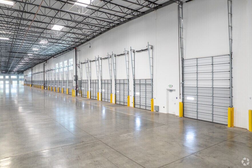 More Photos Of 19972 Patterson Ave, Perris Distribution For Sale