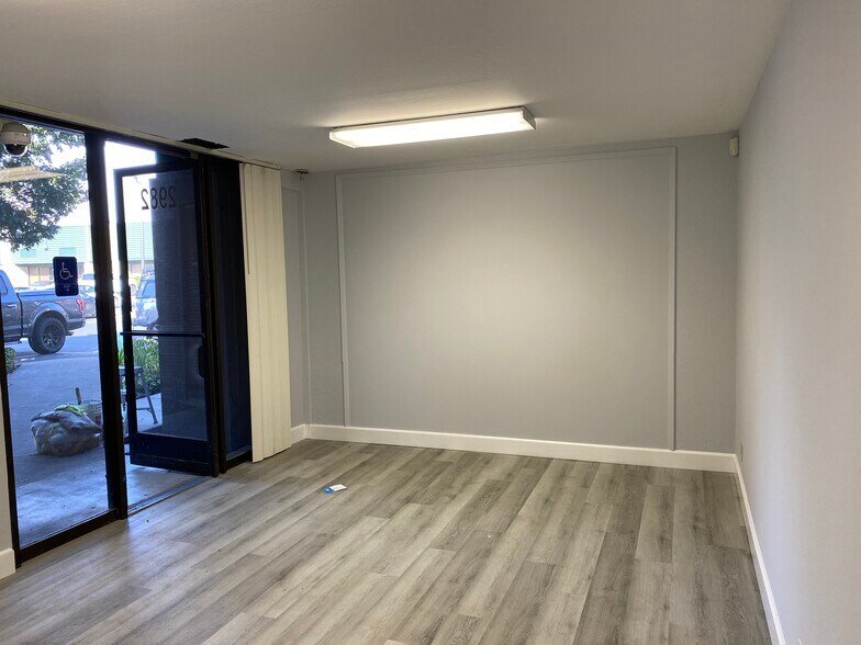 More Photos Of 2982 Teagarden St, San Leandro Warehouse For Sale