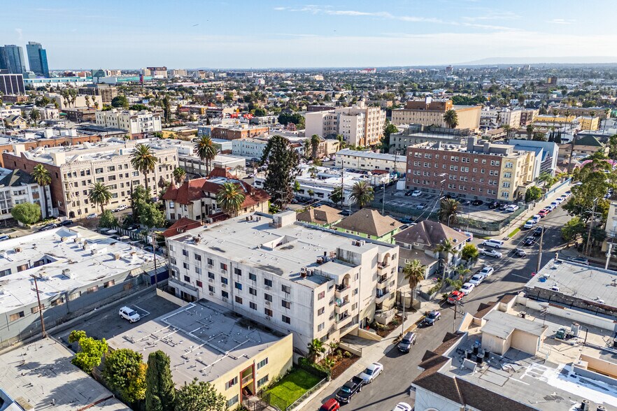 More Photos Of 840 S Grand View St, Los Angeles Apartments For Sale