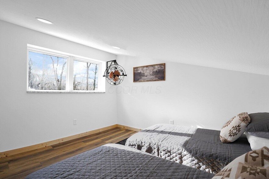 More Photos Of 21360 State Route 327, Laurelville Specialty For Sale