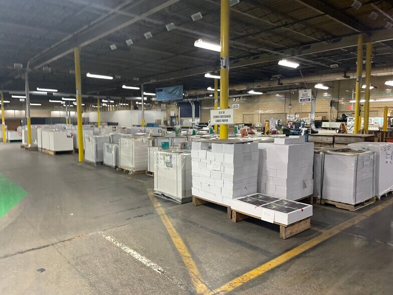 More Photos Of 800 Midway Rd, Menasha Manufacturing For Sale