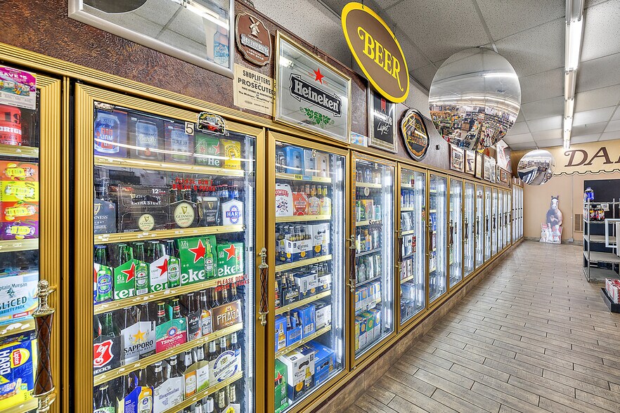 More Photos Of 5625-5655 18 Mile Rd, Sterling Heights Storefront For Sale