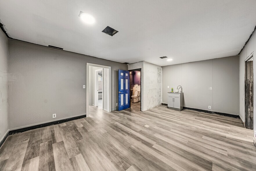 More Photos Of 727 Welch St, Medford Industrial For Sale